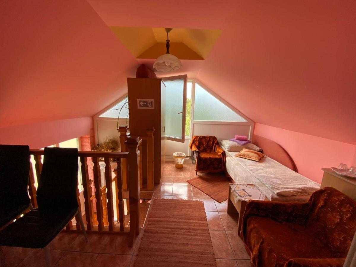 Sud ,,Antal I Olga,, Bed & Breakfast Skorenovac Екстериор снимка